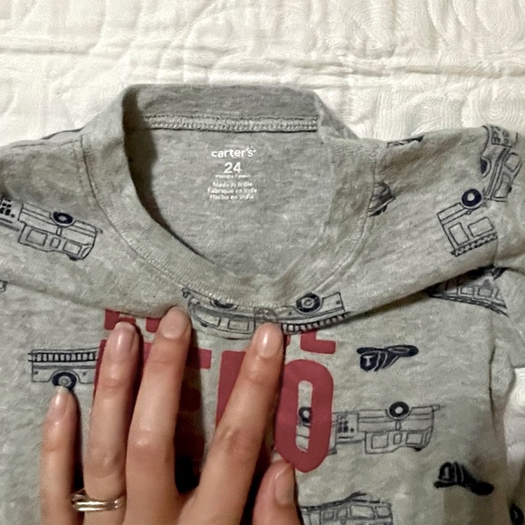 🔖2 Longsleeve Onsies 24 Months Baby B’gosh and Carters - Picture 4 of 8